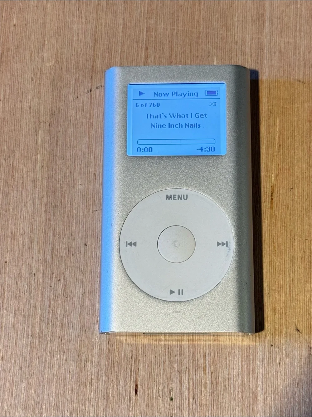iPod Mini 1st Gen Model:A1051 4GB Silver Tested Good w/760 Song Read Info Below!